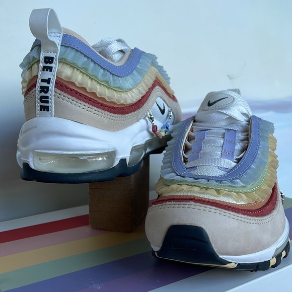 NIKE Men’s AIR MAX 97 BE TRUE
PINK OXFORD/ANTHRACITE-ADOBE
Sneakers
FD8637 600 - Picture 10 of 16